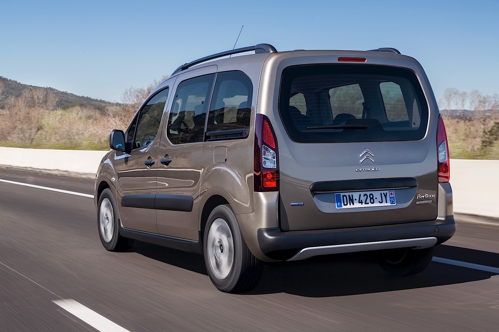 https://wcar.sets.lv/cars/Citroen/Berlingo Multispace MPV/9f437cb6ab6c91bdf18919831249c715.jpg